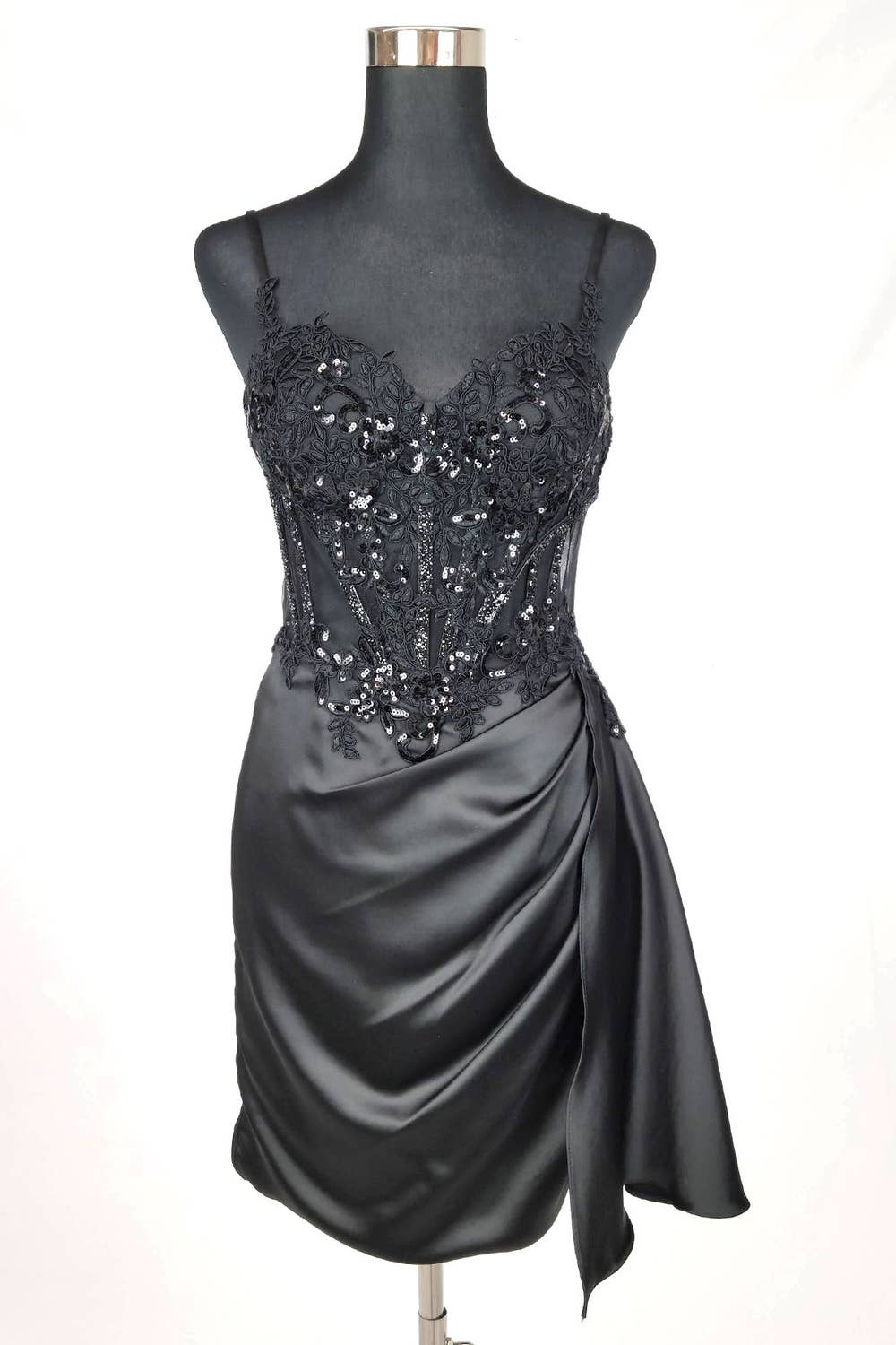 Chicas - Wholesale Dress - Women's - Short Dress With Sequins and Embroidery. C3550