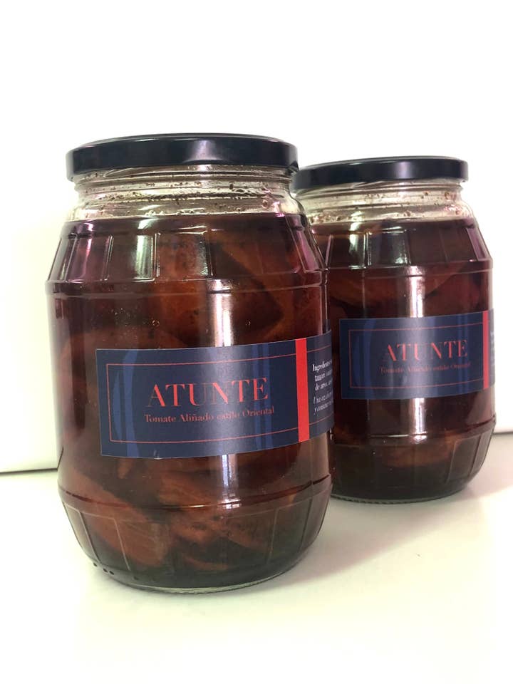 Atunte - Large tomato seasoned in oriental sauce for wholesale by CUCHA Conservas Veganas