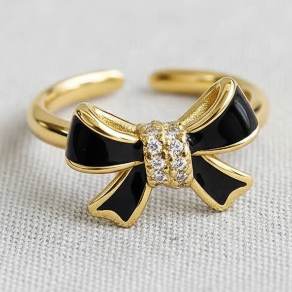 Bague en émail avec nœud papillon doré et zirconia pour la vente par scentll jewelry