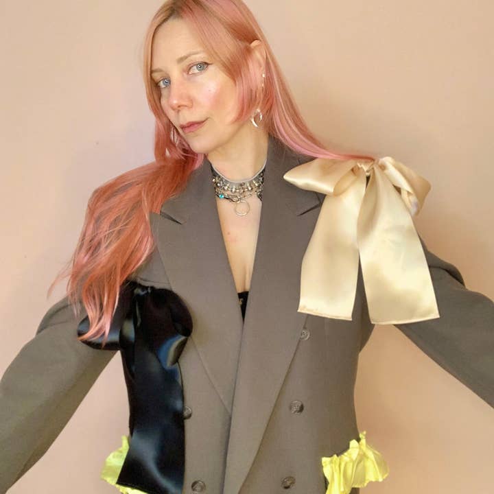 Anpassad bb-blazer med stor båge för wholesale av Shop Journal Vintage