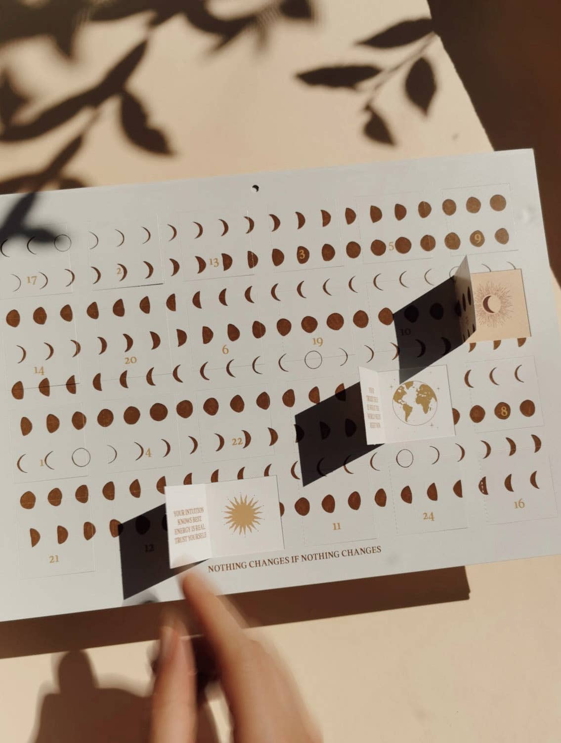 Anna Cosma - Wholesale Advent Calendar - ADVENT CALENDAR WITH 24 AFFIRMATIONS  - PHASES OF THE MOON3