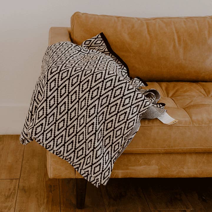 Seek & Swoon - Wholesale Throw Blanket - Bella Vista Throw Blanket - Italy-Inspired Cozy Home Decor