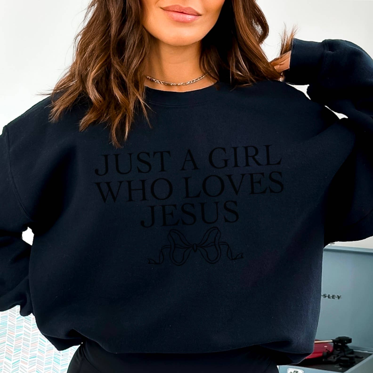 Shoppe SHC - Vente Sweat-shirt à imprimés – femme - Coquette Juste Une Fille Qui Aime Jésus | Sweat-shirt Chrétien15