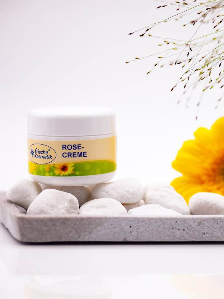Crema de rosas - cosméticos frescos para venta al por mayor de Frische Kosmetik Anni Gratzl