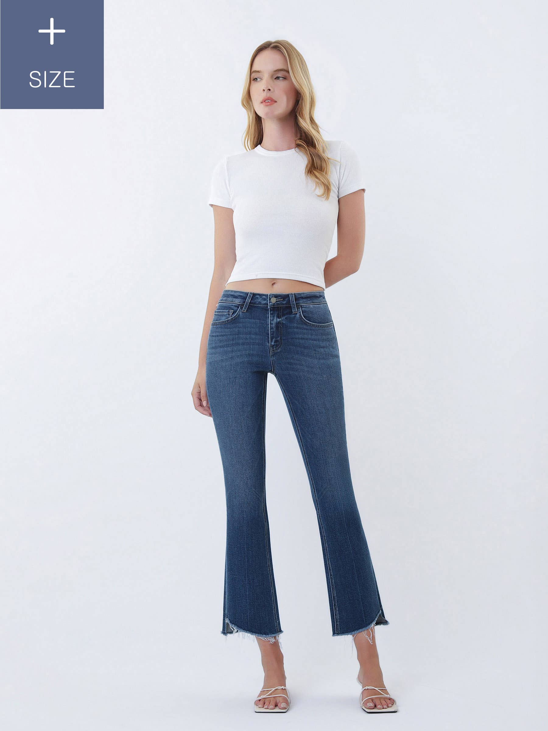INSPIRADOR JEANS KICK FLARE DE TALLE ALTO CON DOBLADILLO ESCALONADO SIN PROCESAR DE TALLA GRANDE T5958-P de venta al por mayor en Faire4