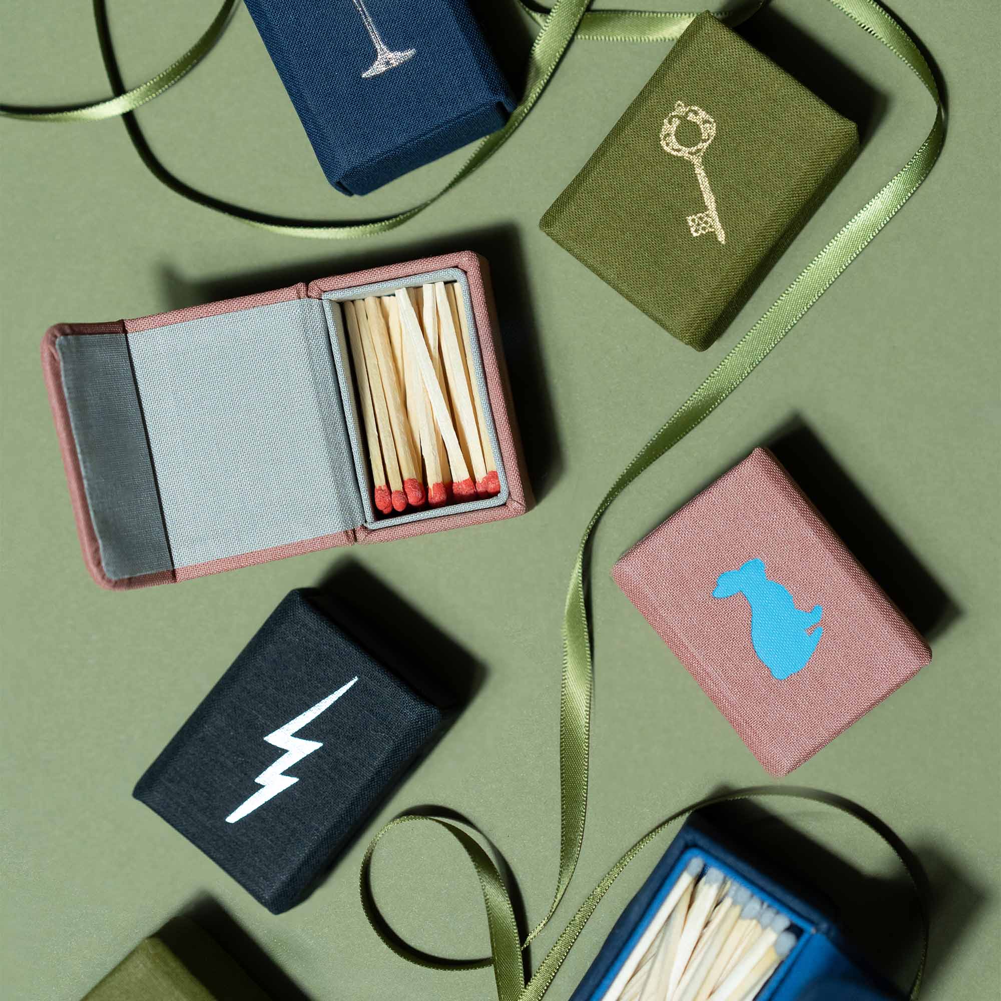 Bond & Grace - Wholesale Decorative Tabletop Object - Garden Gate Matchbox2