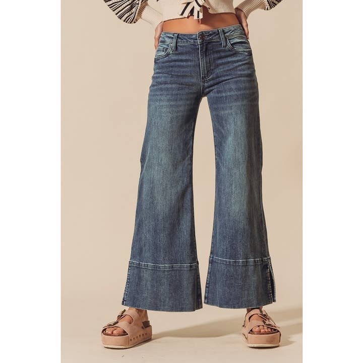 IVE - Wholesale Pants - Women's - WIDE LEG FLARE DENIM JEANS WITH SIDE SLITS