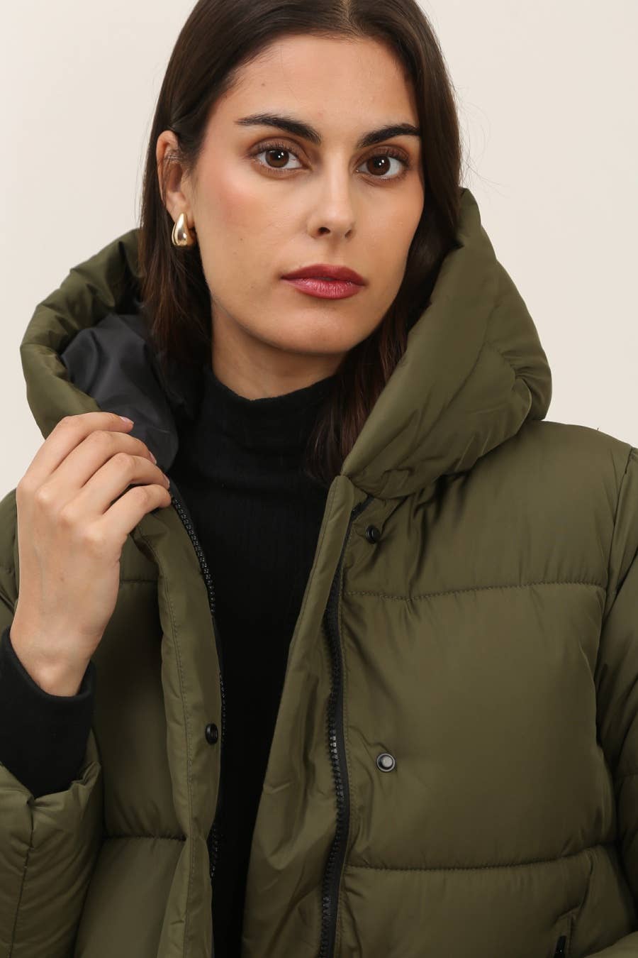 Attrait Paris - Wholesale Puffer Jacket - Women's - Short hooded jacket with side edges17