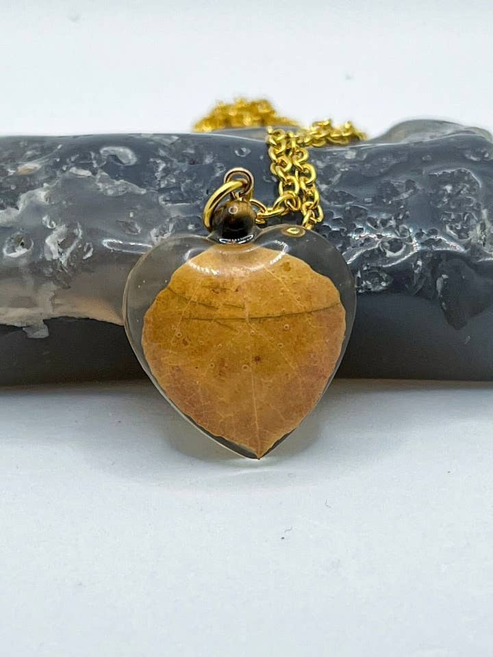 Véritable collier en forme de feuille d'Aspen pour la vente par Vivian Treasury