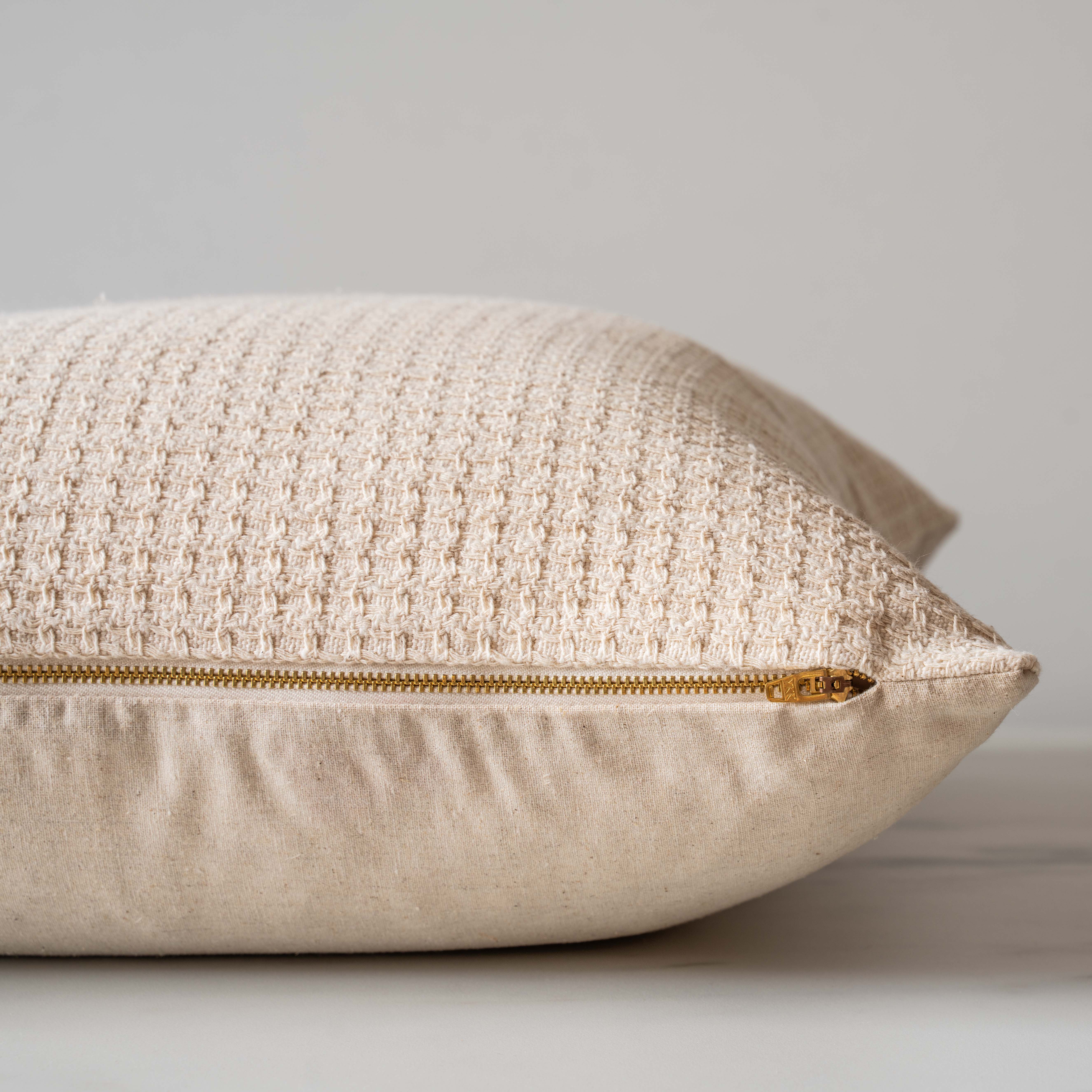 Rug & Weave - Wholesale Throw/Decorative Pillow - MALCOLM Pillow1