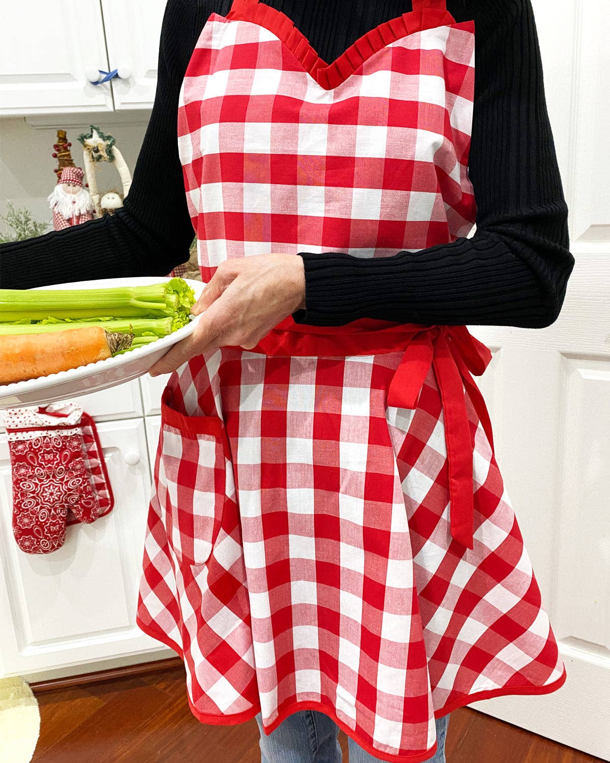 Wrapables.com - Wholesale Apron - Wrapables Adjustable Flirty Hostess Apron23