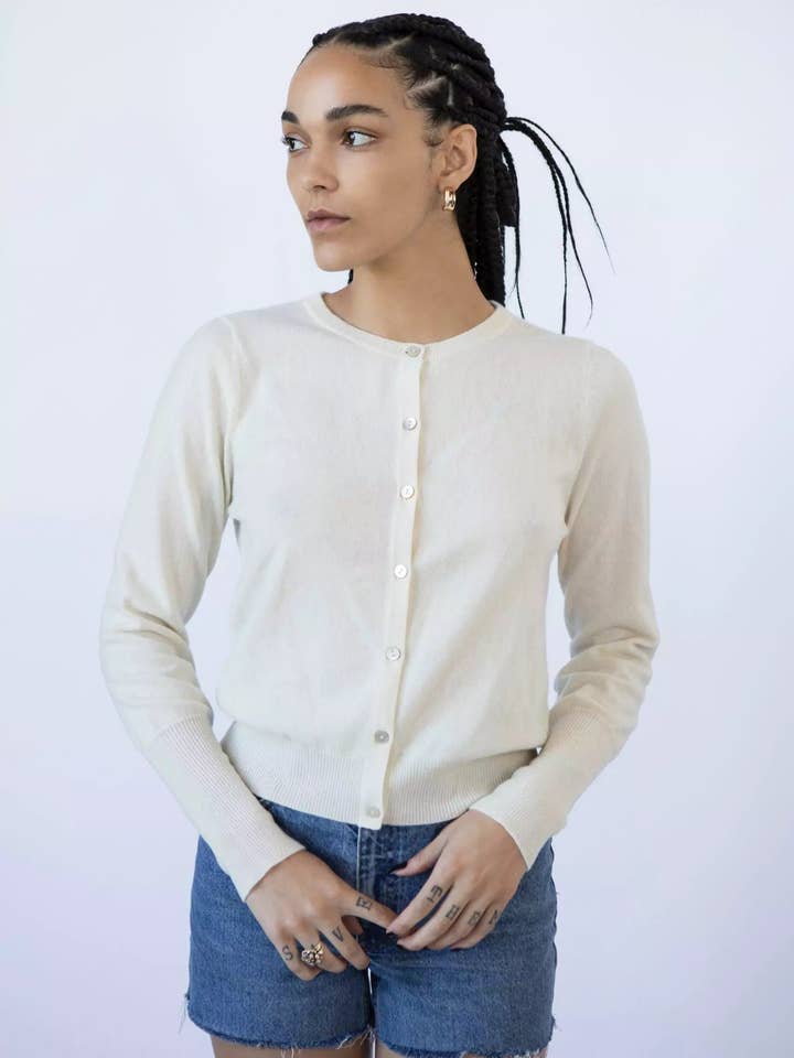 Cardi Lyla Cashmere (pouf crème) pour la vente par UNIKONCEPT