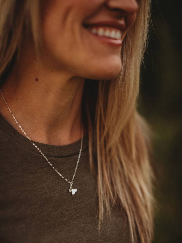 Collar de Mariposa | Plata de Ley o Chapado en Oro para venta al por mayor de Made of Mountains