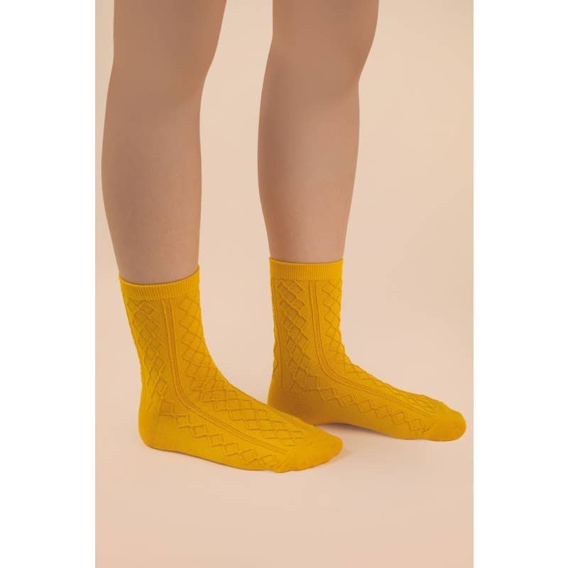 IVE - Wholesale Socks - Women's - Solid Argyle Crew Socks2