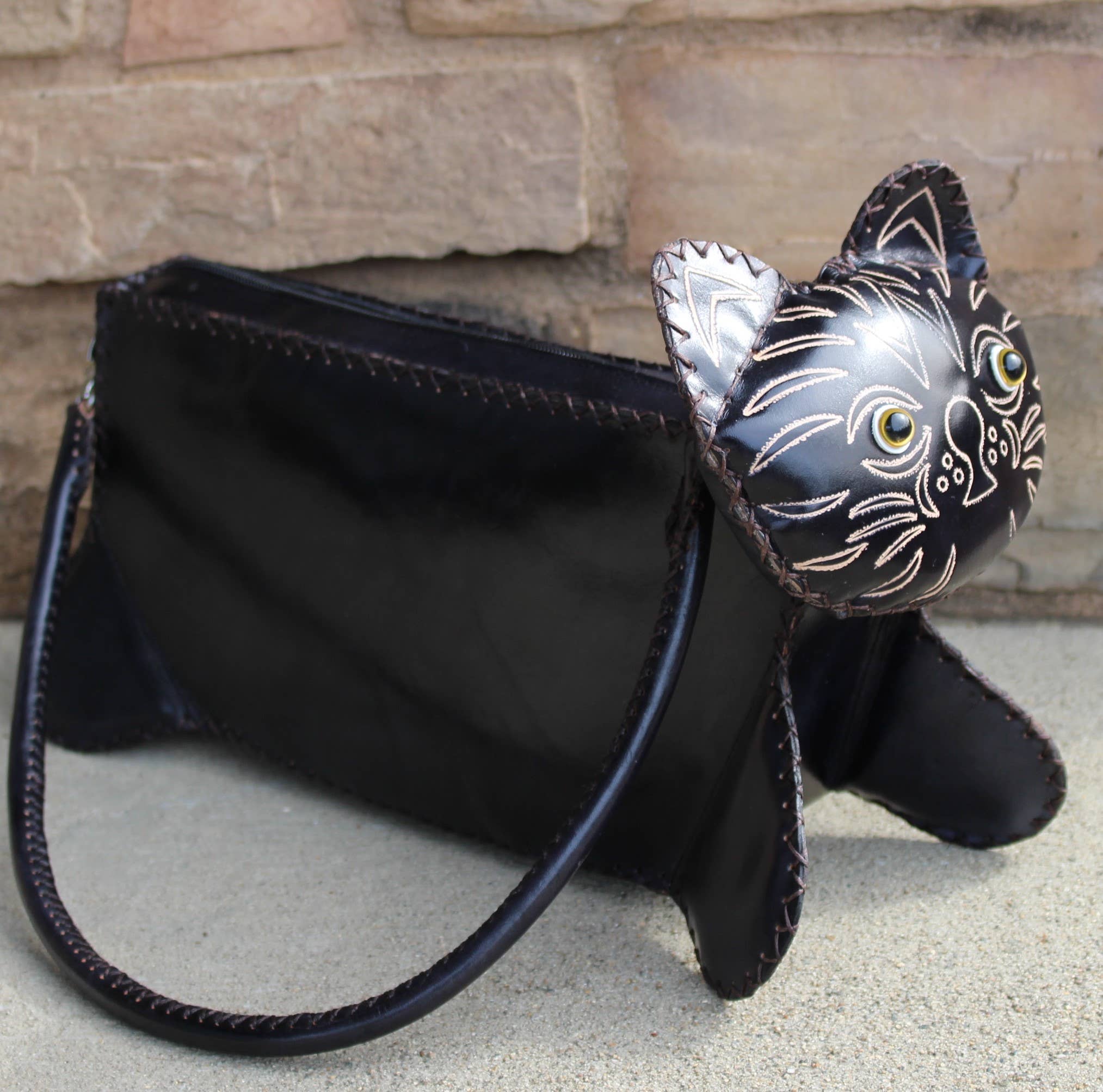 Sunflower Handmade leather inc - Vendita all'ingrosso Borsa con manico - Donna - Borsa a tracolla grande in pelle nera fatta a mano a forma di gatto.5