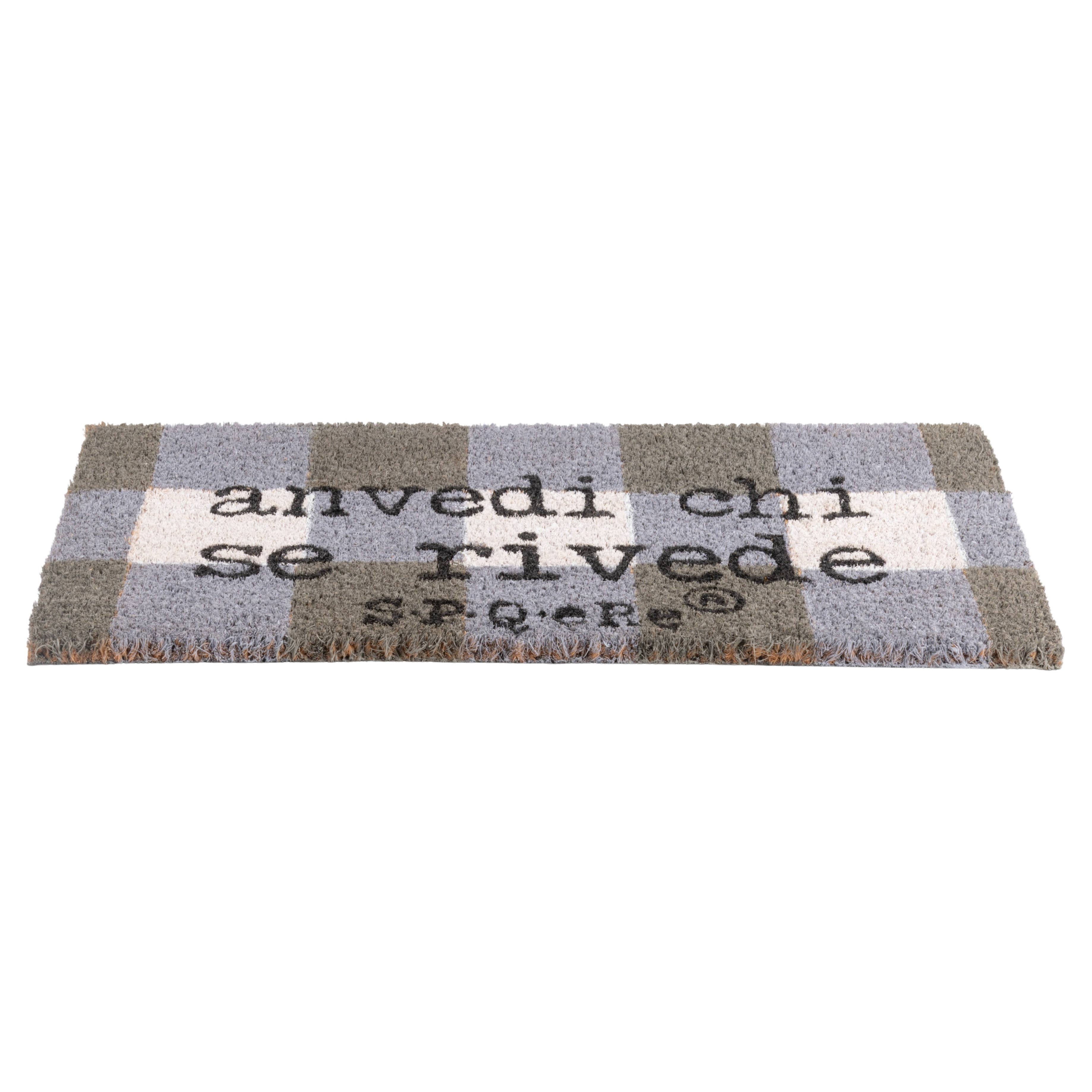 VdE Tivoli 1996 - Wholesale Door Mat - SPQERE DOORMAT 25X50CM LOOK WHO'S BACK1