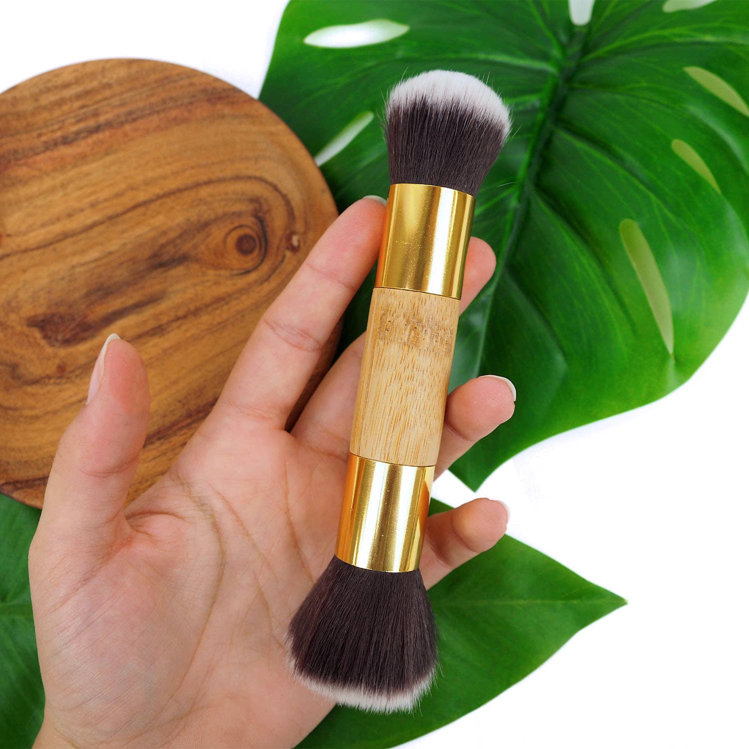FRENCH TENDANCE - Wholesale Makeup Brush Set - Tint brush 
made of natural bamboo
XL POWDER1