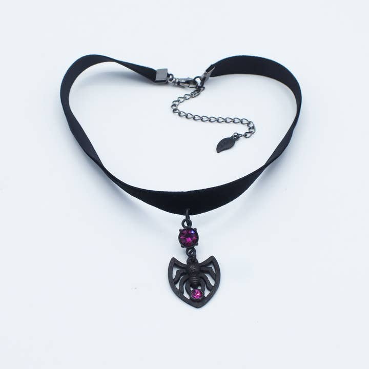 Collier ras du cou en forme d'araignée, cristal rond et velours noir pour la vente par Fizz
