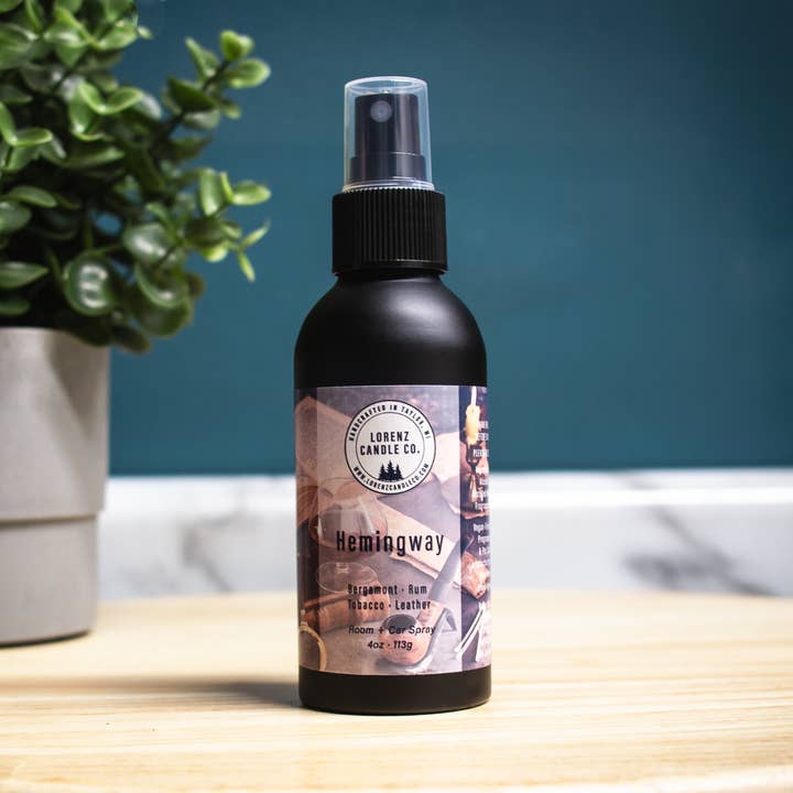 Spray d'ambiance Hemingway 4 oz (bergamote, rhum, tabac, cuir) pour la vente par Lorenz Candle Co.