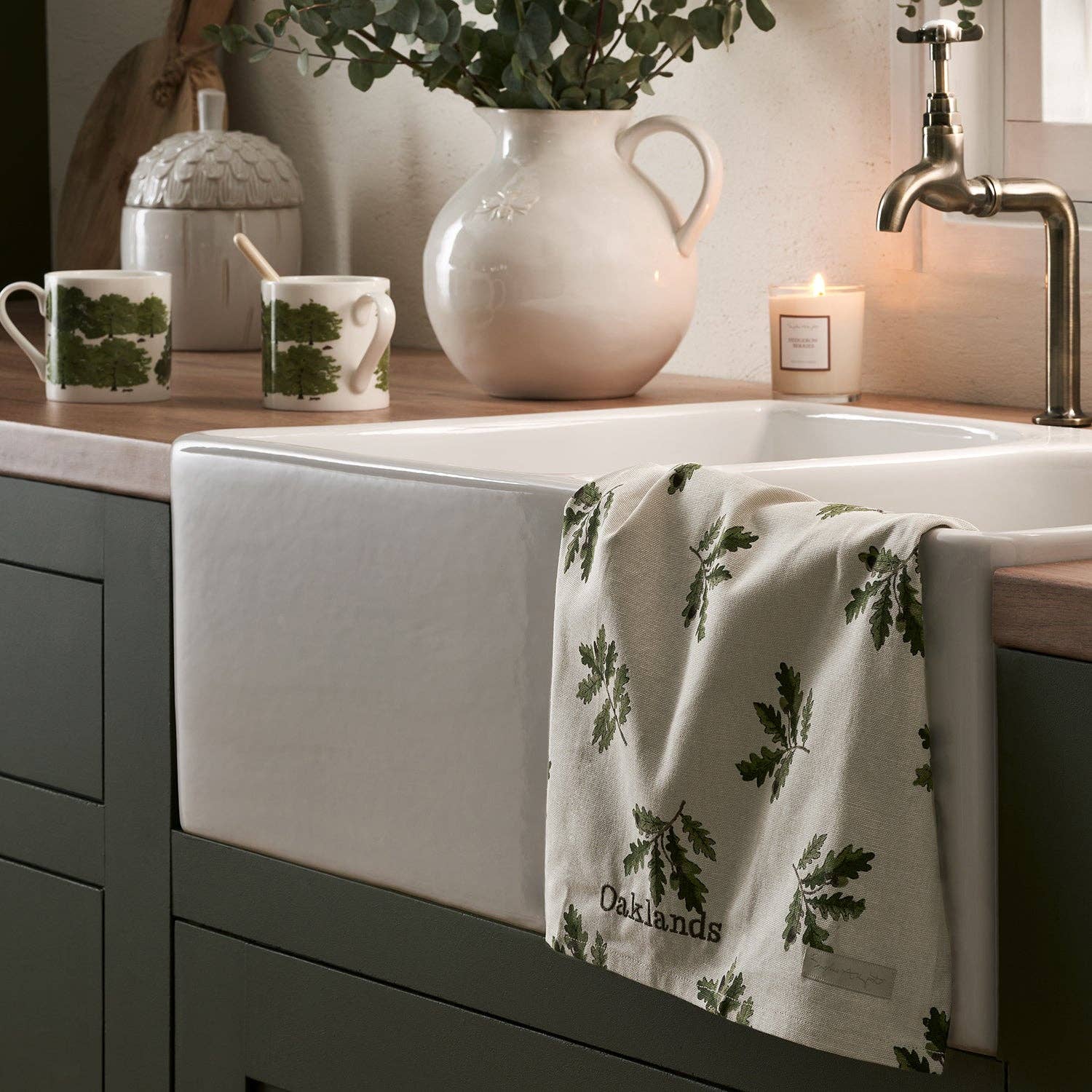 Sophie Allport - Wholesale Tea Towel - Acorn & Oak Leaves Tea Towel1