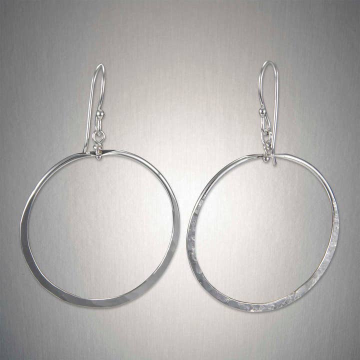 Peter James – wholesale Dangle earrings – E961 - Single Revolution