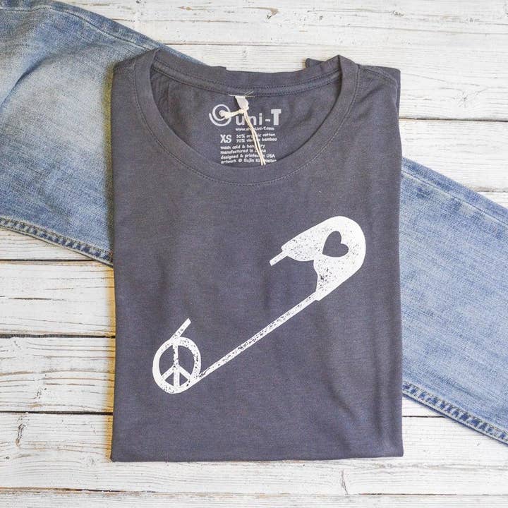 T-shirt Safety Pin da donna per la vendita all'ingrosso da parte di Uni-T