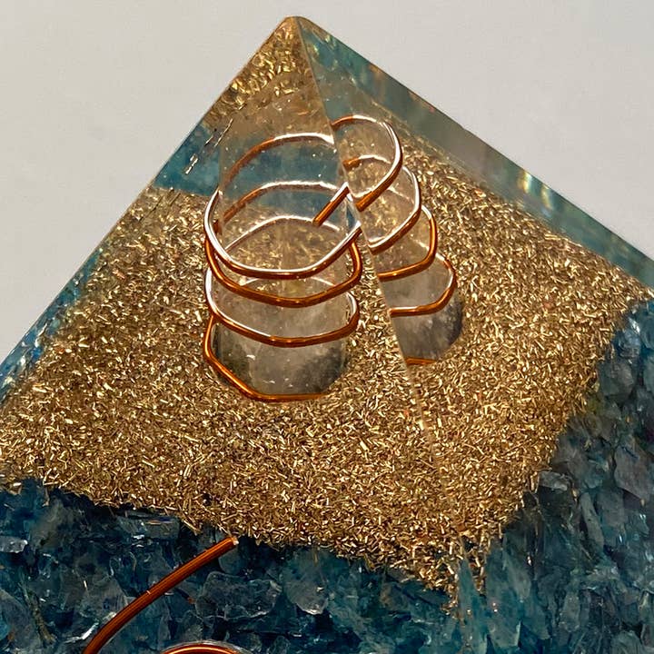 VIE - Wholesale Spiritual Stone/Crystal - Orgone Reiki Healing Pyramid - Energy Cleansing, 7.5cm21