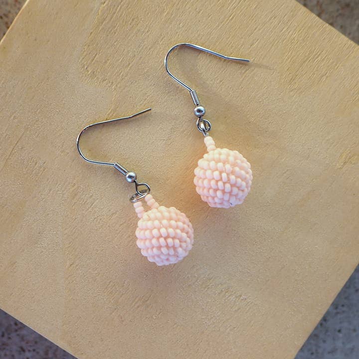 Kugel-Ohrringe - Rose für den Großhandel von Zuri Styles