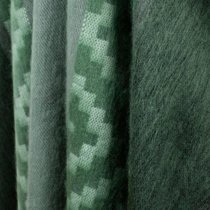 ECUALAMA - Wholesale Poncho - Unisex - Machachi - Lightweight Baby Alpaca Hooded Poncho - Emerald Green - Diamonds Pattern - Unisex