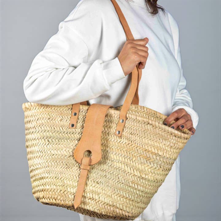 Cesta de Hombro Marroquí Hecha a Mano con Cierre de Cuero y otras tendencias de Resultados para desechables estética al por mayor. Devoluciones gratuitas y condiciones de pago a 60 días en Faire en Faire.