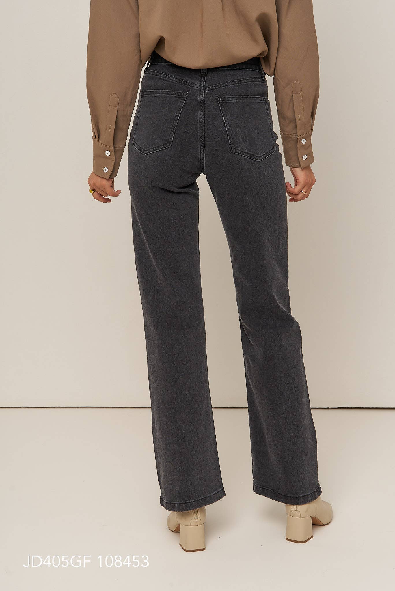 Oraije Paris - Vendita all'ingrosso Jeans - Donna - Jeans Barbara a gamba larga1