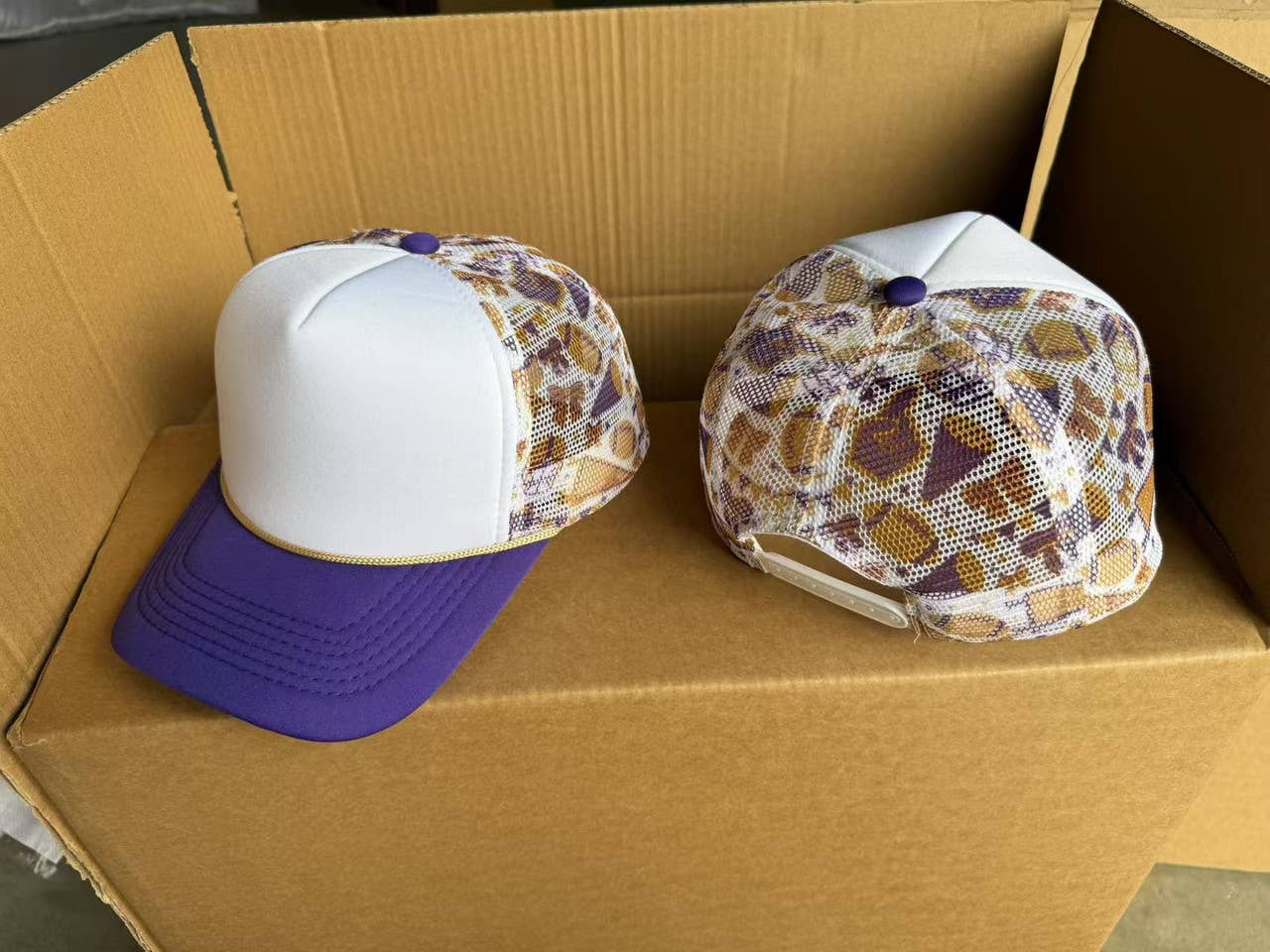 Trendy Transfers - Vente Casquette de camionneur – unisexe - Casquette Trucker en Mousse aux Couleurs de l'Équipe de Football Medley28