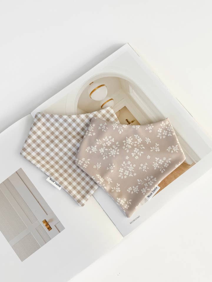 Bandana réversible Daphne pour la vente par West Tailor