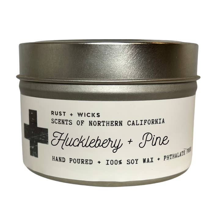 Bougie Huckleberry + Pin | The Traveler 4 oz pour la vente par Rust and Wicks