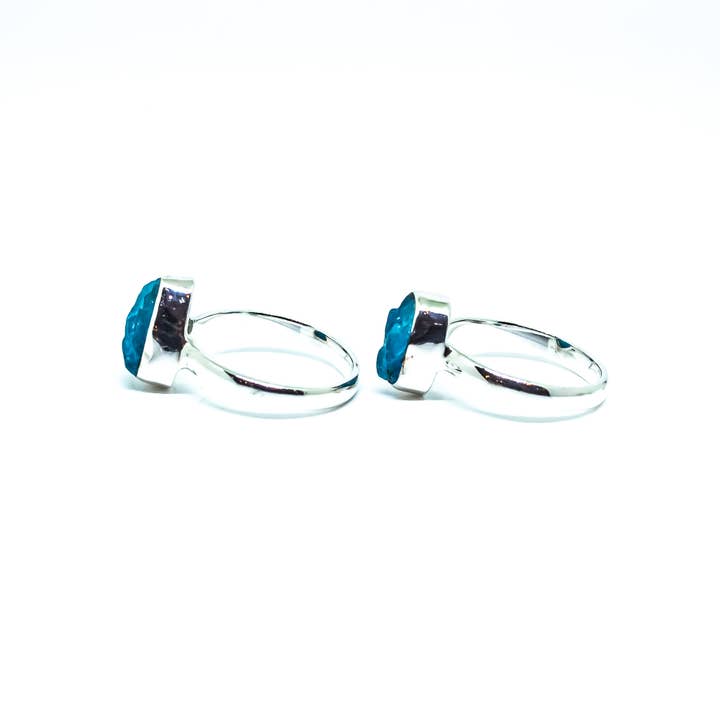 Quasar Gems USA - Wholesale Single Stone/Solitaire Ring - Blue Apatite Freeform Sterling Silver Ring
