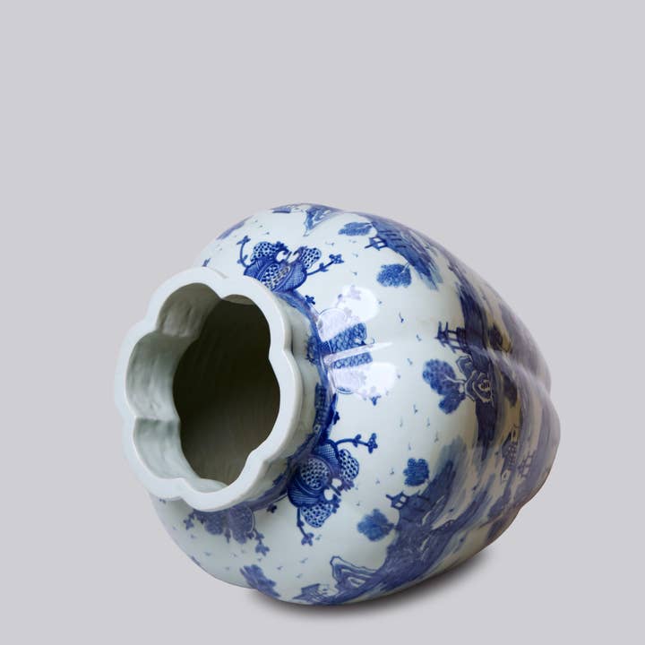 Cobalt Guild - Wholesale Vaas - „Willow Ware” blauwe en witte porseleinen kalebas vaas