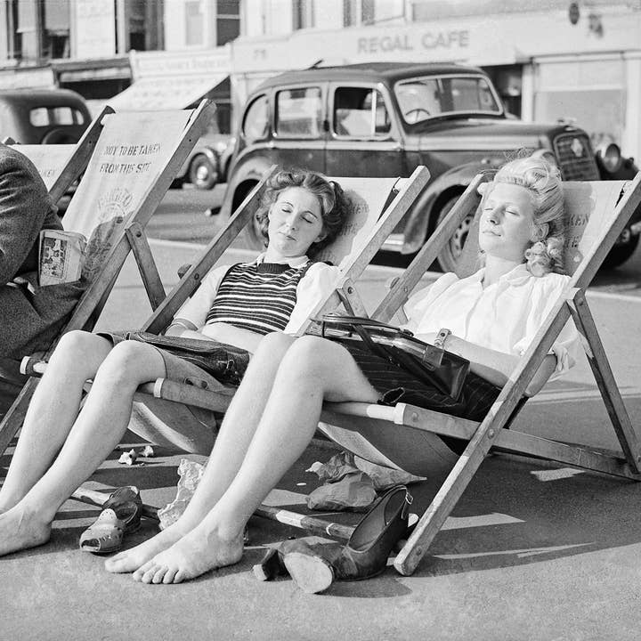 Brighton däckstolar vintage fotografiskt kort för wholesale av Inky Blue Ltd t/a Holy Mackerel