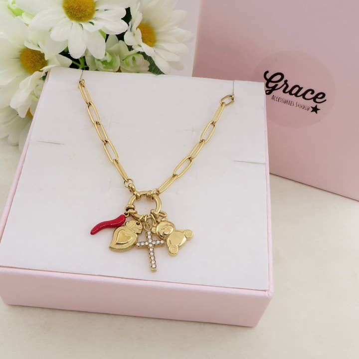 Daemon srls - Wholesale Pendant/Charm Necklace - LUCKY TEDDY ~ ACCIAIO INOSSIDABILE - Collana catena paperclip con ciondoli scaramantici, orsetto, cuore sacro e croce