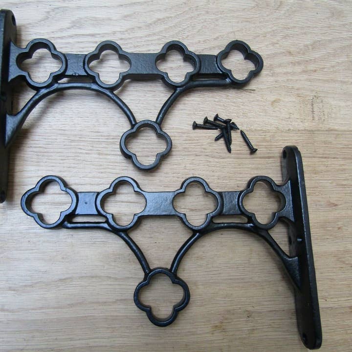 Par Køkken Pot Pan Hyldebeslag Kun Sort Antik for engroshandel hos IronmongeryWorld