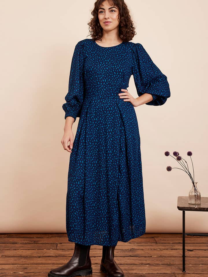 Middernachtblauwe Terrazzo-jurk van Sable voor wholesale door emilyandfin