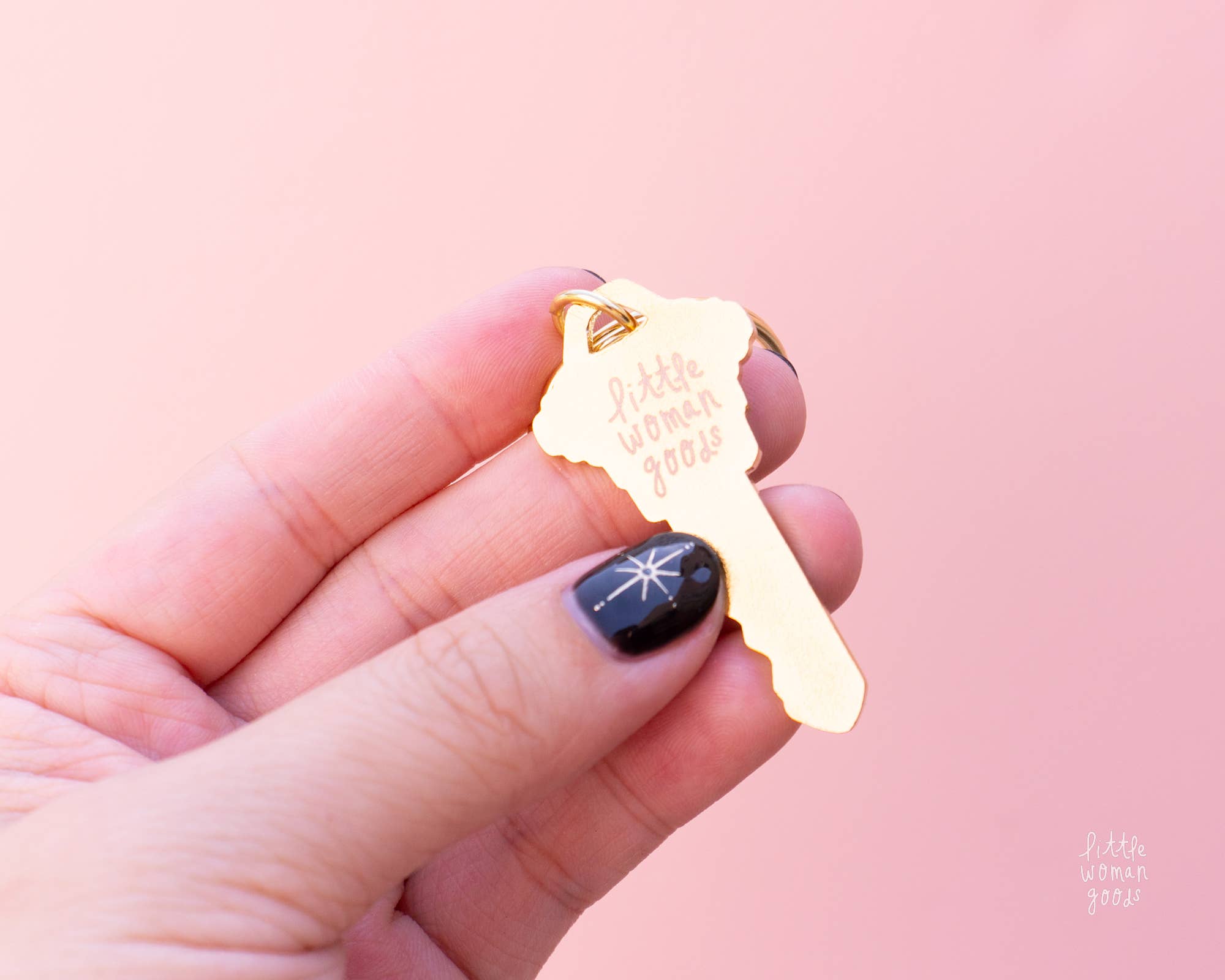 Little Woman Goods – Engroshandel Nøglering - Dame – Wildest Dreams nøglering - Motiverende emaljemetaltaskecharme3