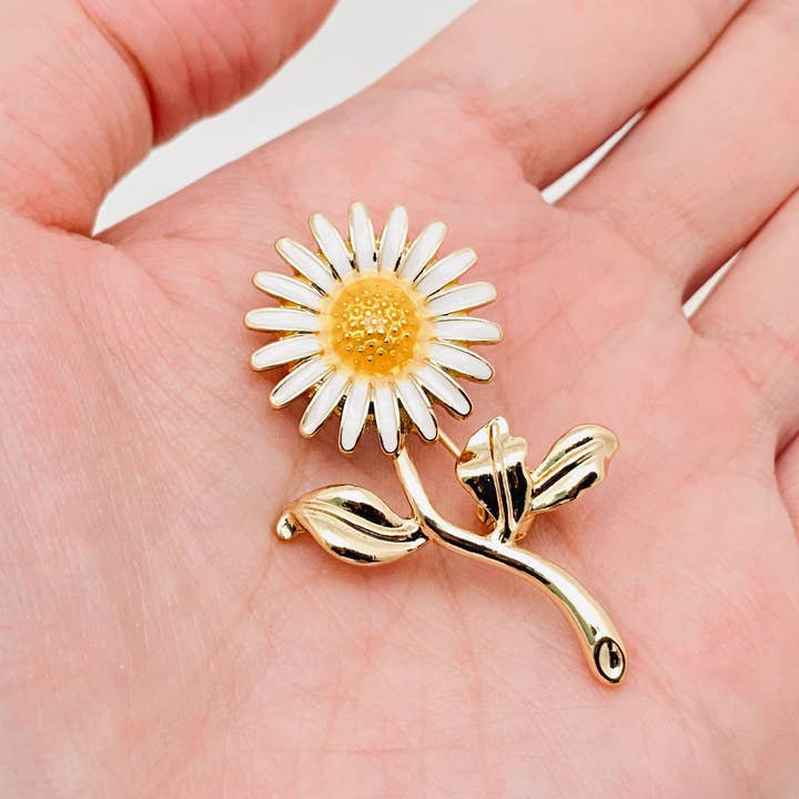 Mio Queena - Wholesale Brooch - Daisy Brooch