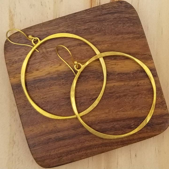 Full Circle Hammered Hoops for wholesale by Dekko Trading