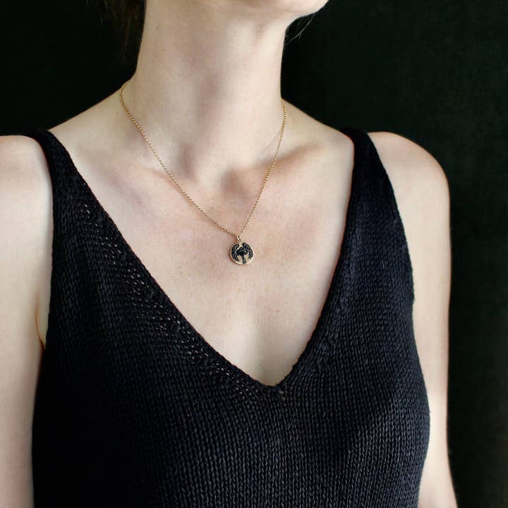 Vis a Vis Jewelry - Vente Colliers à pendentif - Collier corbeau celtique - Collier corbeau
