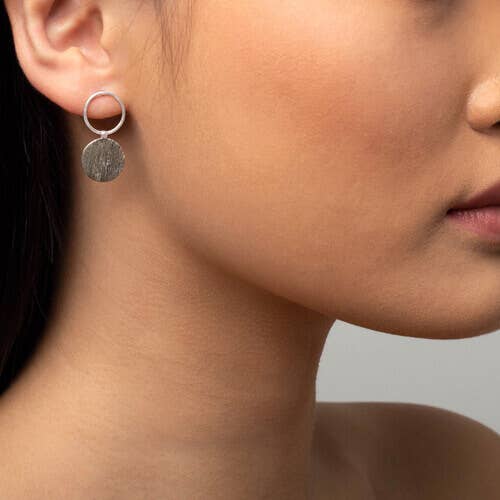 Boucles d'oreilles Zoey Open Circle + Circle pour la vente par Mimi + Marge