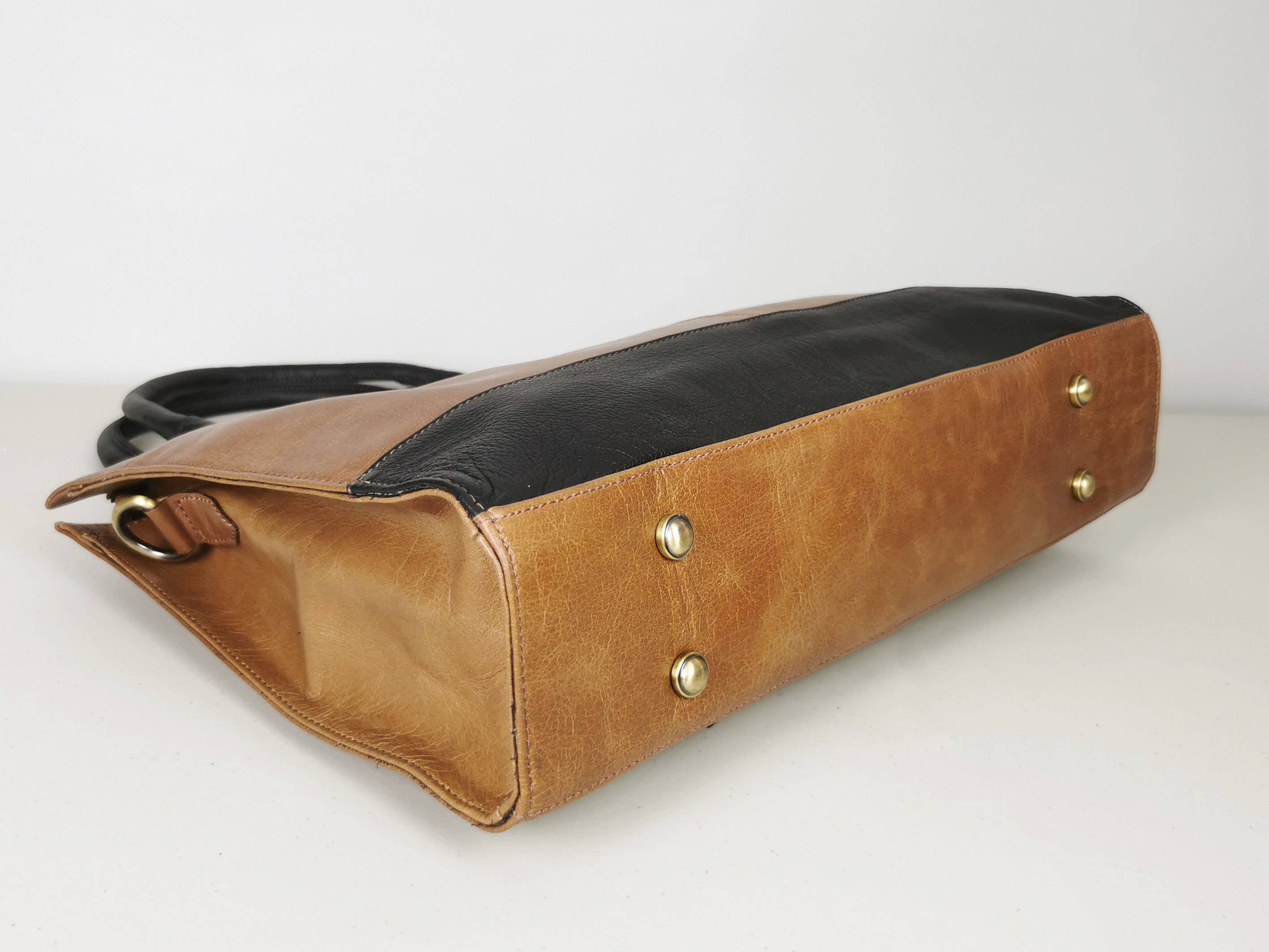 GoodHides Ltd. – wholesale Shoulder bag – women's – The Signature 17" Leather Laptop Bag, Copper7