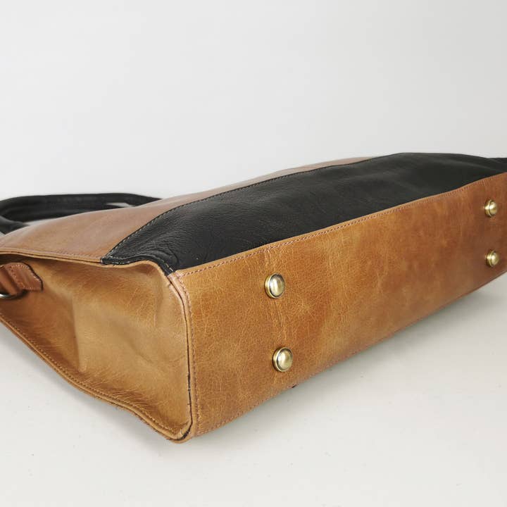 GoodHides Ltd. – wholesale Shoulder bag – women's – The Signature 17" Leather Laptop Bag, Copper7