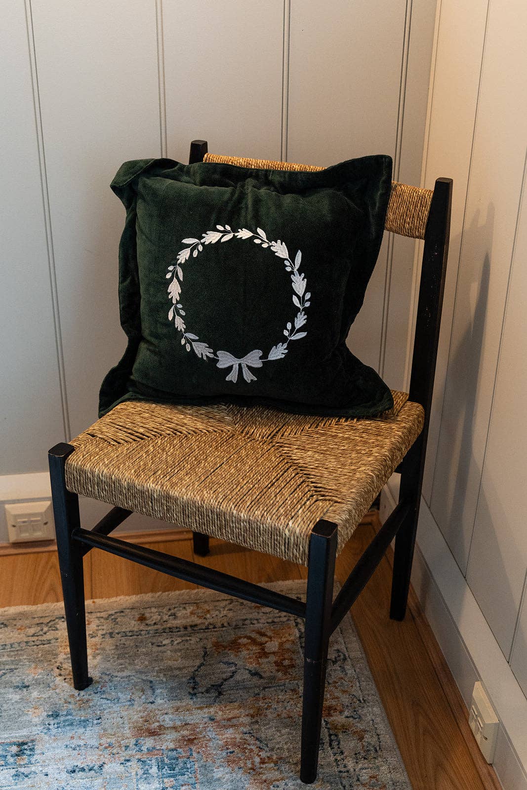 We Love Seasons Ltd – wholesale Throw pillow cover – Velvet Racing Green Cushion Cover – Small2