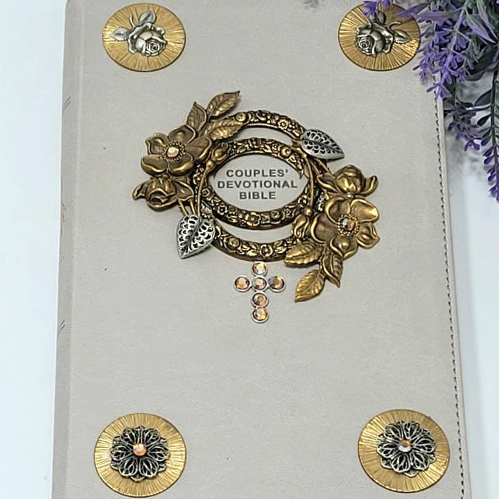 DeMartineau - Wholesale Religion - Jeweled Couples Devotional Encircled Together In Gods Love