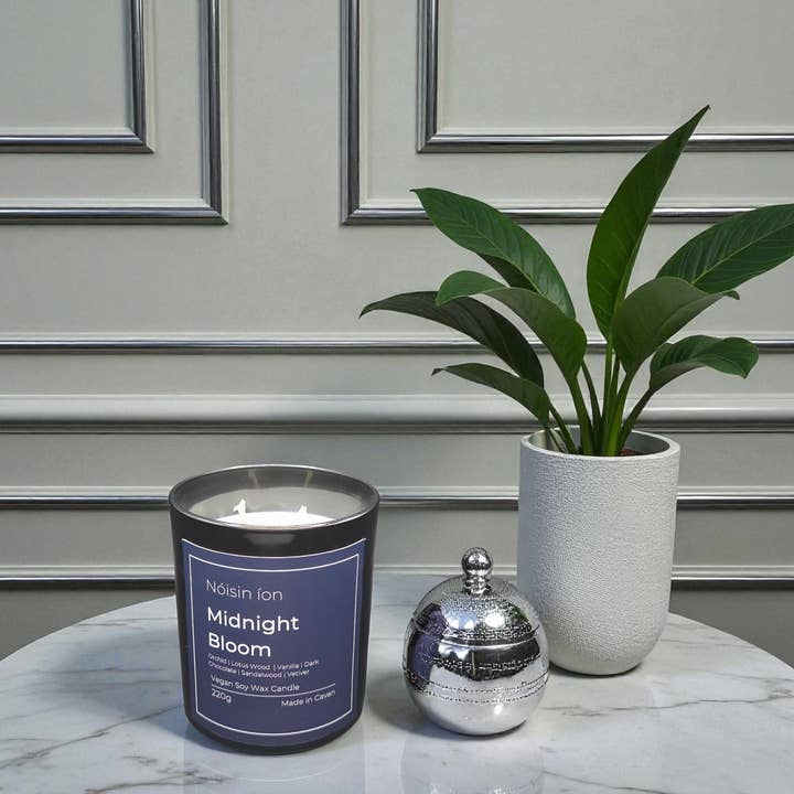 Nóisin íon - Wholesale Jar/Filled Candle - Midnight Bloom